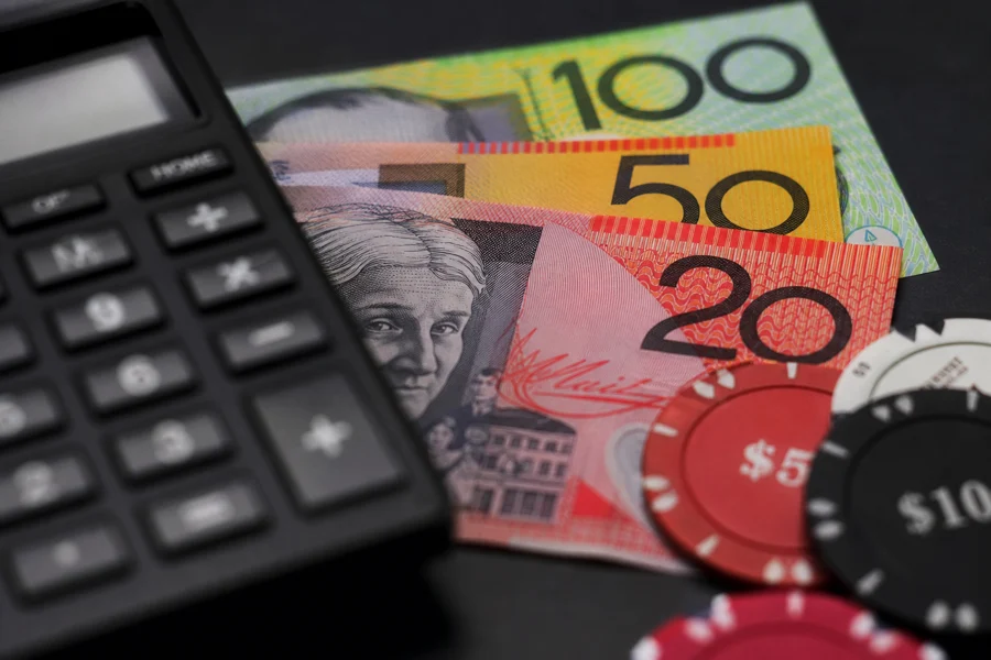 Calculator and banknotes for wagering maths